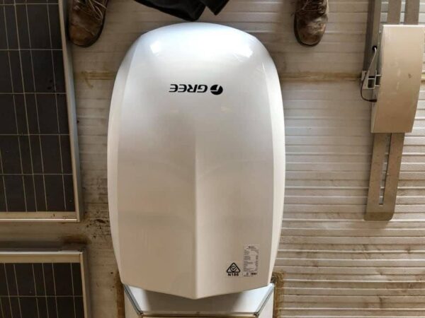Gree ac 15,000 BTU rooftop air conditioner with heat pump for rvcampers,tractors